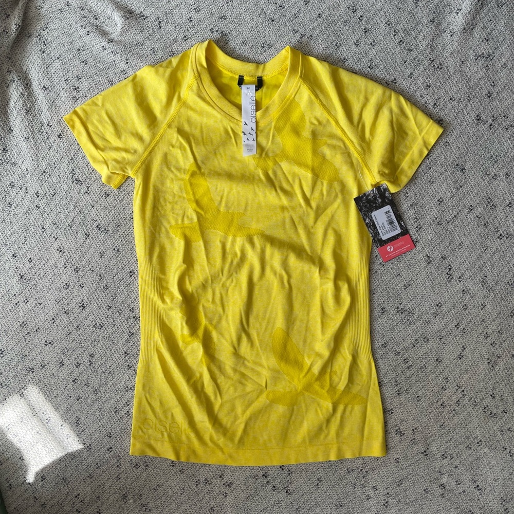 NWT! 🍋 🏃🏻‍♀️ Oiselle Flyte Short Sleeve in Lemon